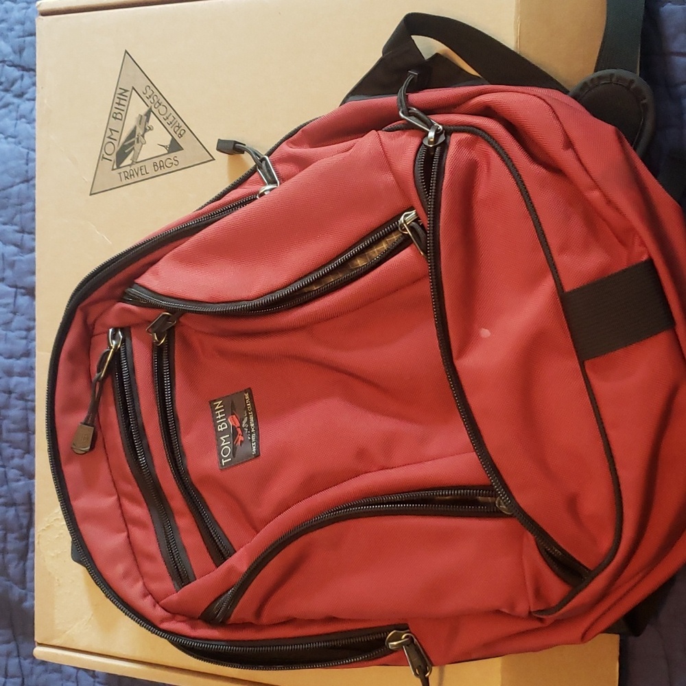 TOM BIHN Synapse 19